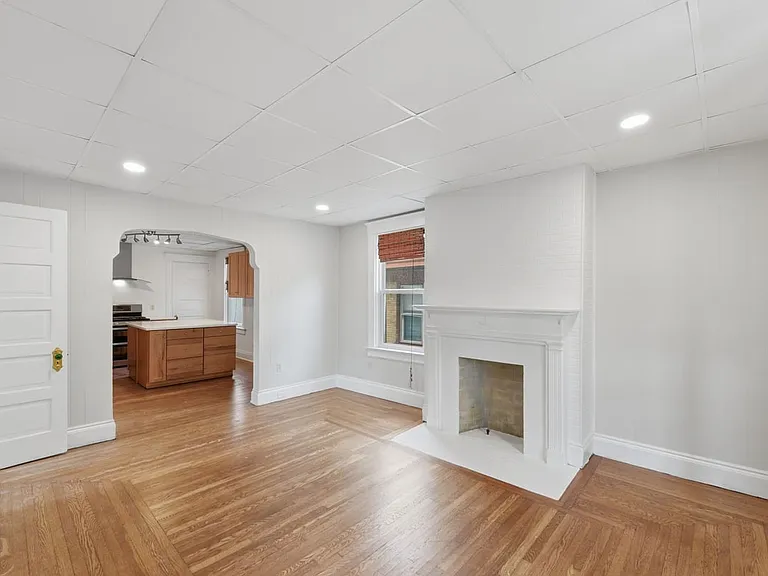 344 Helen St #2 — Photo 4