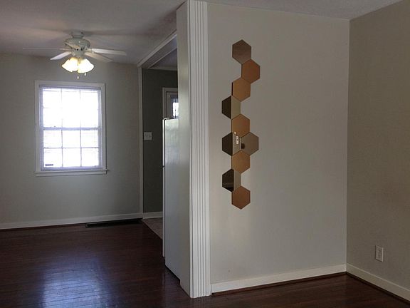 4th image of 734 Clarendon Pl