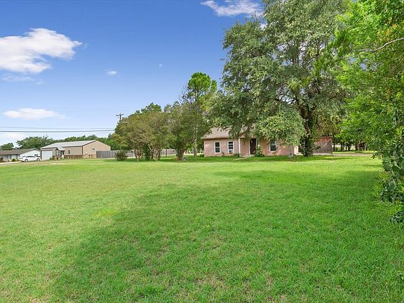 3rd image of 1084 Speegle Rd