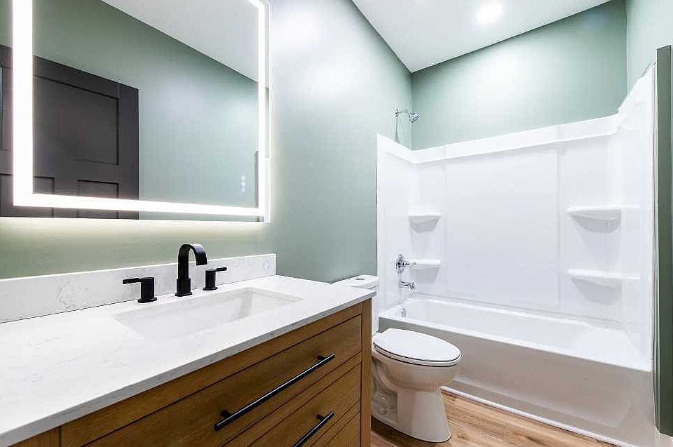 2nd image of 530 E Burnett Ave #530