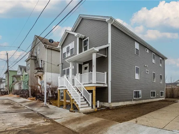 28 Grosvenor Ave, Providence, RI 02908