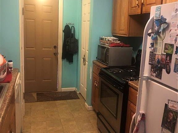 2nd image of 8 King St