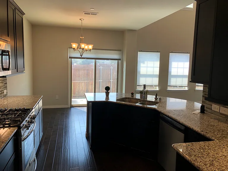 4800 Bridgewater St — Photo 5