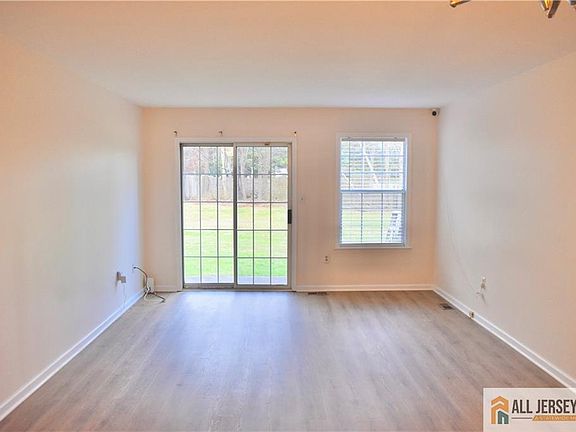5th image of 157 Concordia Cir #C