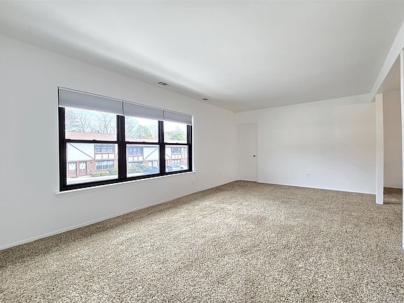 3rd image of 86 Bailey Court #86