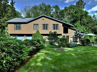 389 Cross Hill Rd, Monroe, CT 06468