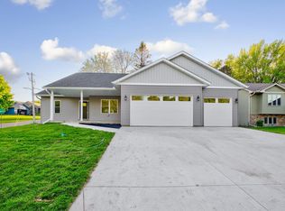 1136 Cuylle Ct, Faribault, MN 55021