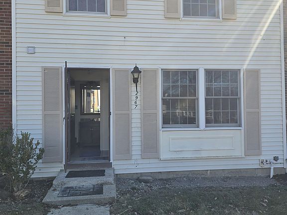 2nd image of 2967 Grandwoods Cir