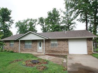 618 Sooner Dr, Tahlequah, OK 74464