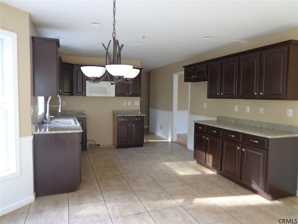 1st image of 52 Michelle Dr