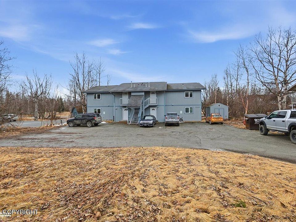 1st image of 1545 N Chattaroy Cir