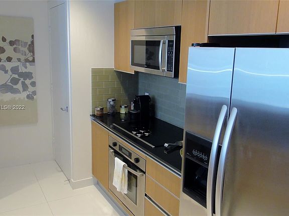 4th image of 1050 Brickell Ave APT 2710