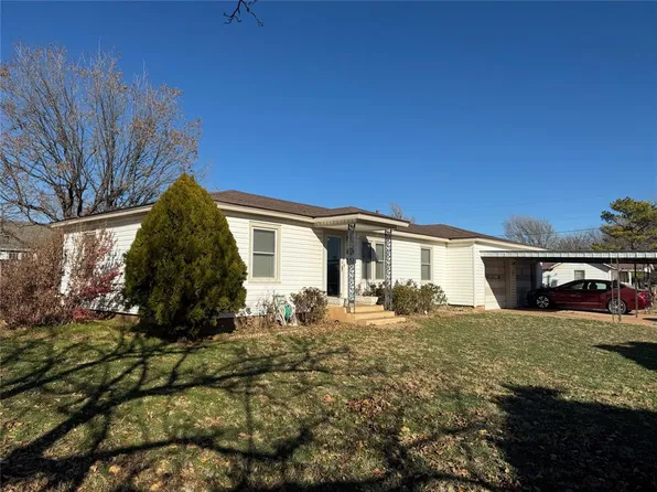 701 E Cleveland St, Mangum, OK 73554