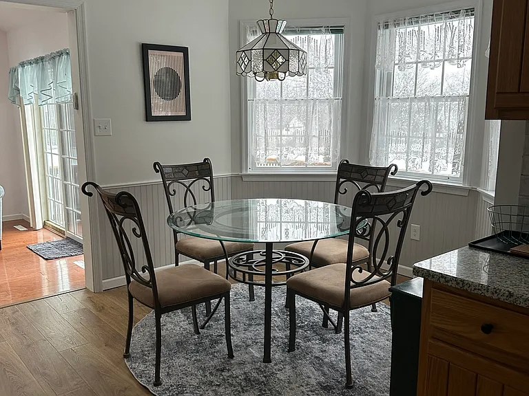 Faye Dr — Photo 5