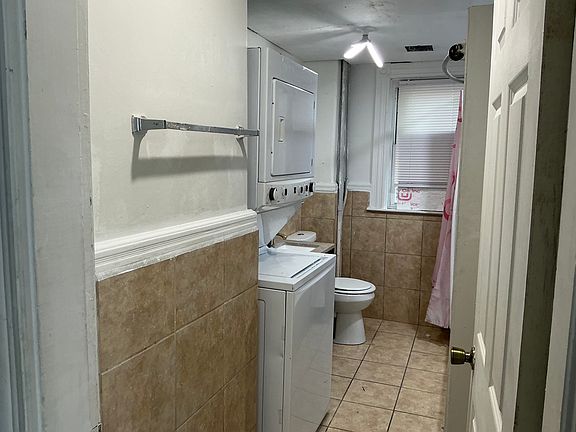 5th image of 9 Grove St Floor 1
