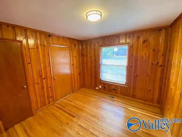 3 bed, 1.0 bath, 1100 sqft, $1,195 — Photo 3