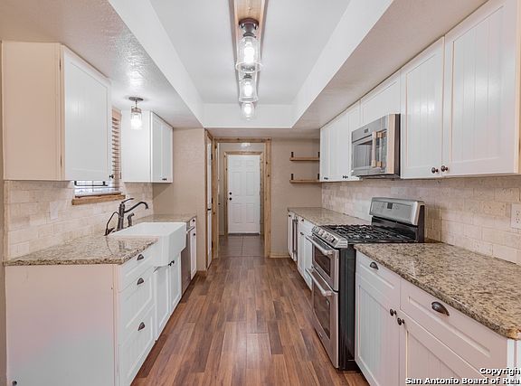 3rd image of 5907 Echoway St