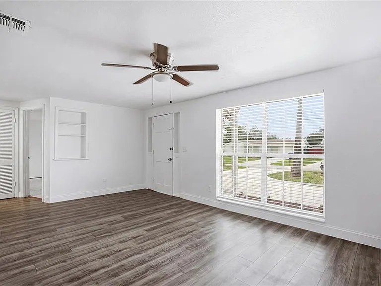 3301 Rosefield Dr — Photo 7
