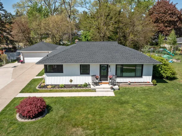 4025 Pineview St SW, Grandville, MI 49418