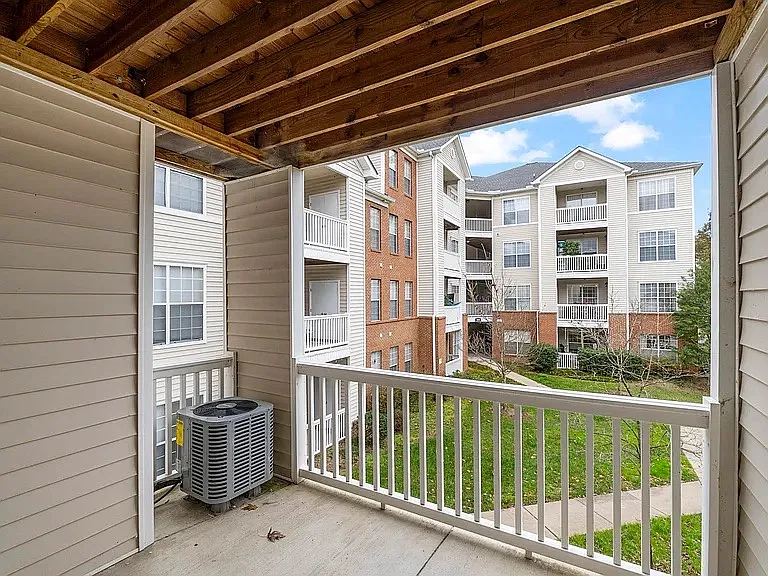 320 Riverbend Dr #3C — Photo 3