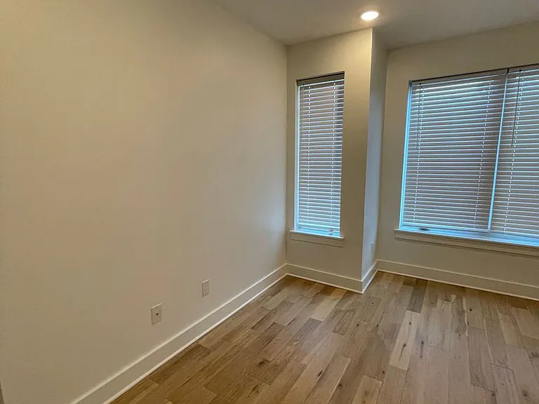 2404 Master St #2 — Photo 17