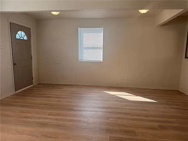 3 bed, 2.0 bath, 1200 sqft, $1,775 — Photo 4
