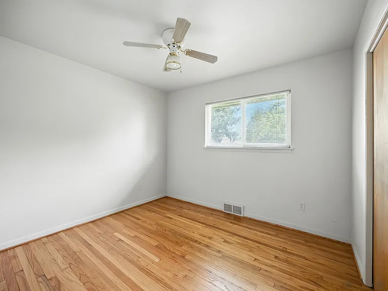 38351 Dequindre Rd — Photo 15