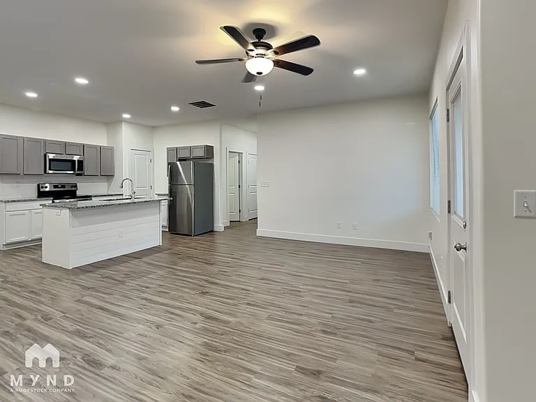 5760 E Bristol St #5760 — Photo 3