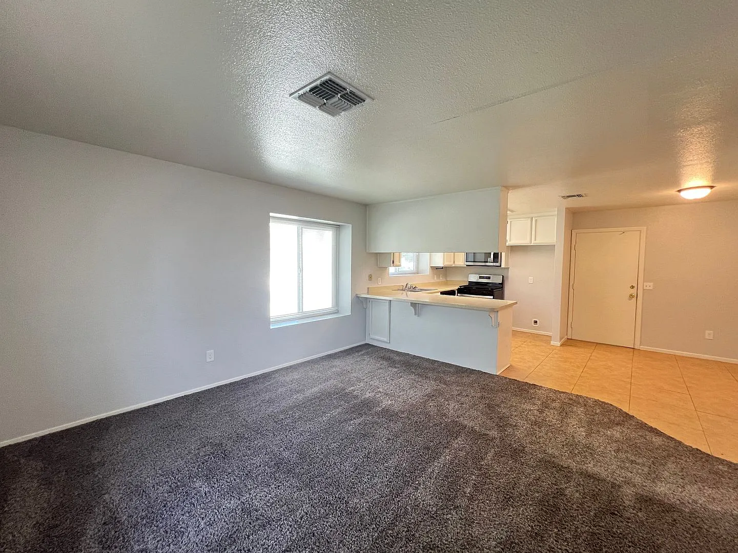6mv8415 — Photo 4