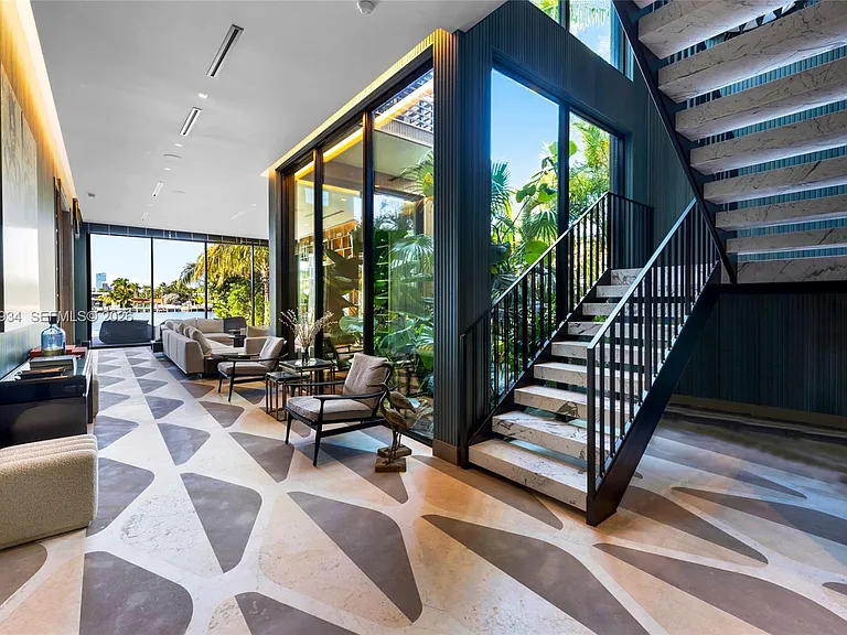200 W Rivo Alto Dr — Photo 19