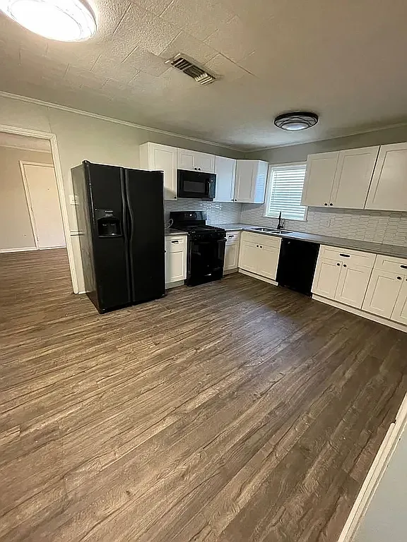 2 bed, 784 sqft, $1,200 — Photo 4