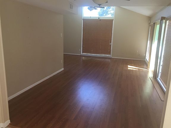 4th image of 365 Littlejohn Dr
