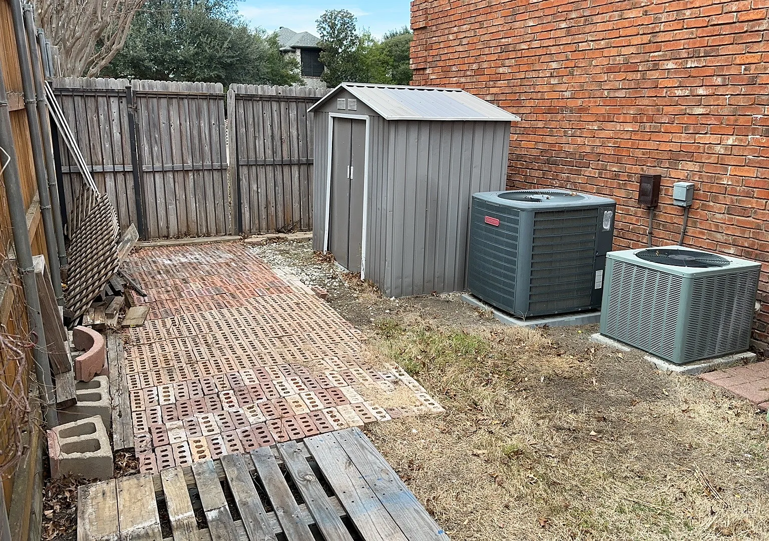April Way Cir, Plano — Photo 2