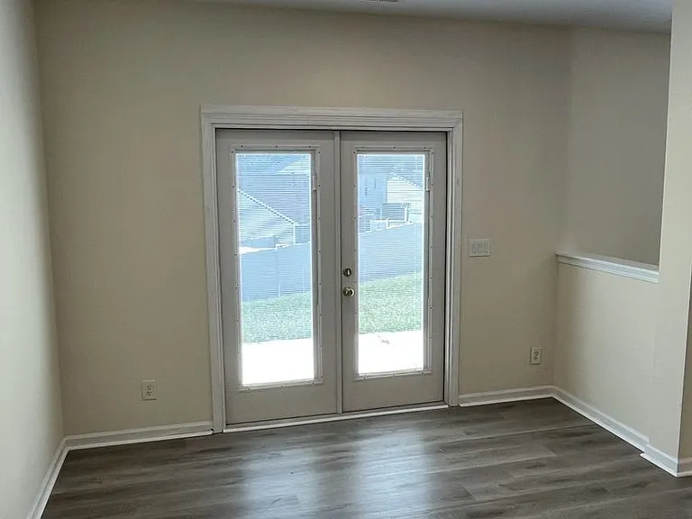 242 Summit Park Ct — Photo 8