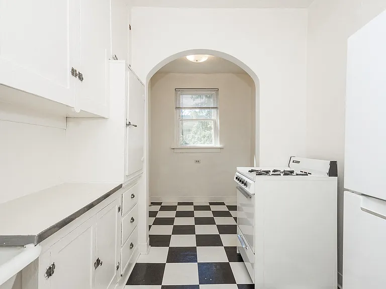 815 E 18th Ave — Photo 5