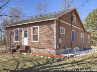 12258 Crockery Creek Dr, Ravenna, MI