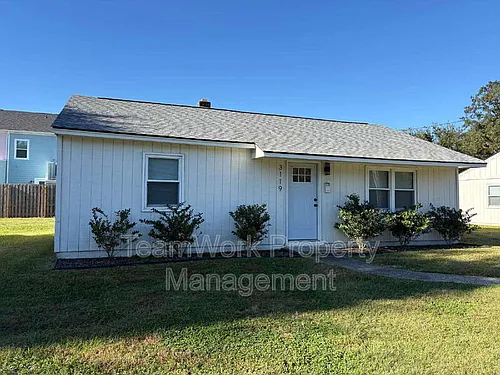 3119 Azalea Dr Photo 1