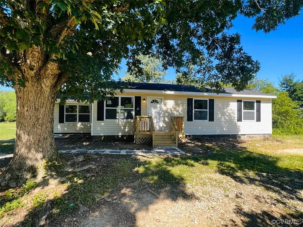 18508 Southern Ave photo 1
