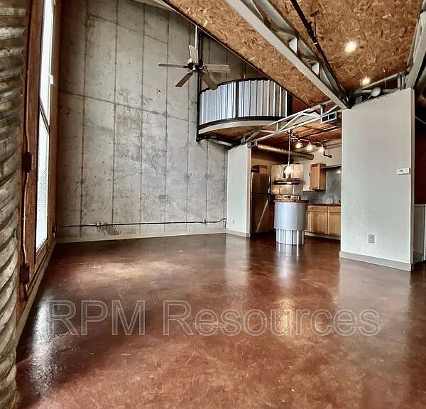 300 Summit Ridge Dr #B1 — Photo 3