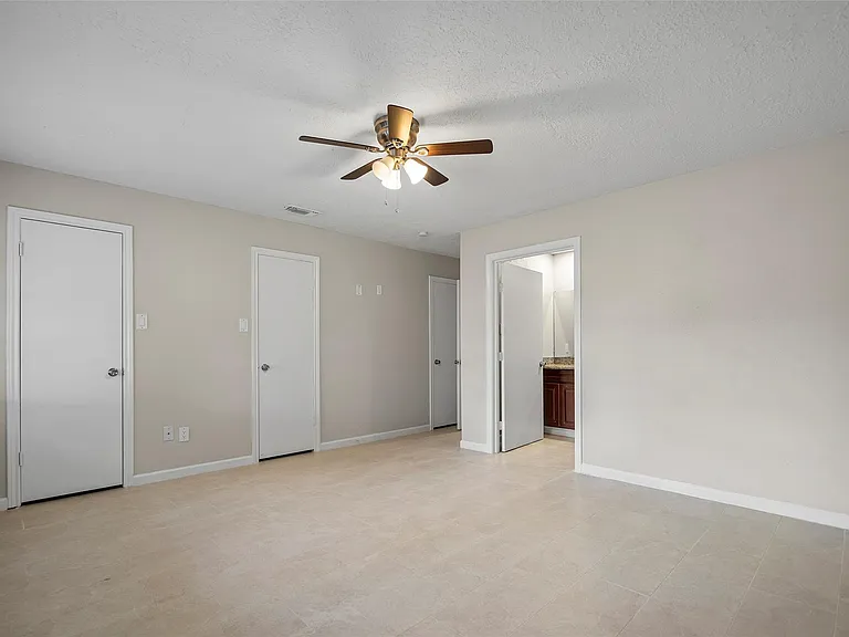 1015 Rock Canyon Dr — Photo 13