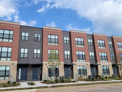 389 Summit Cir, Lombard, IL, 60148