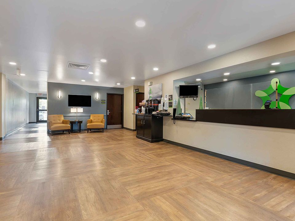 Lobby and Guest Check-in
