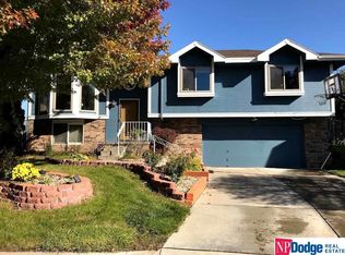 15607 Decatur Cir, Omaha, NE 68118