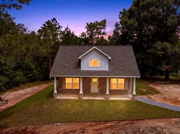 21 Engle Ln, Poplarville, MS 39470