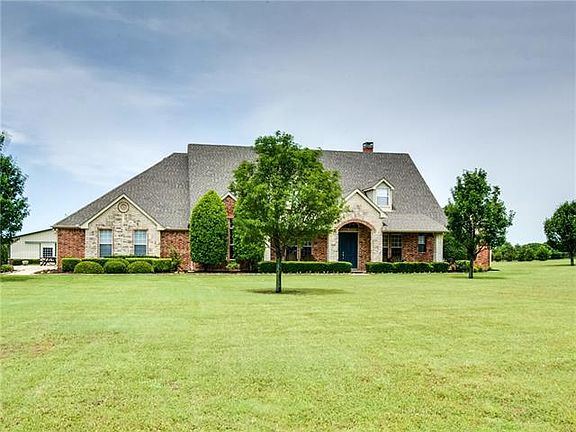 3rd image of 3501 Amberwood Ln