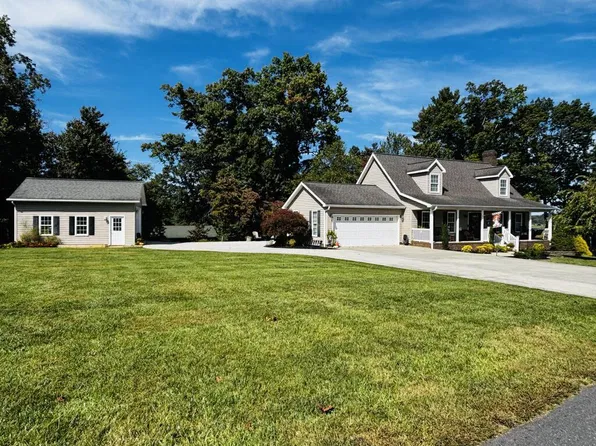 50 Mahogany Dr, Galax, VA 24333