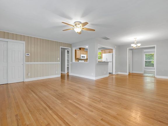 4th image of 2107 Croydon Dr