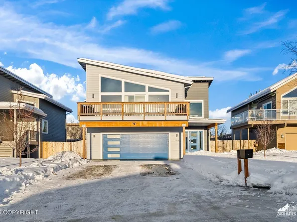 1215 Northpointe Bluff Dr, Anchorage, AK 99501