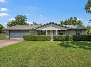 704 E Moonlight Dr, Robinson, TX 76706