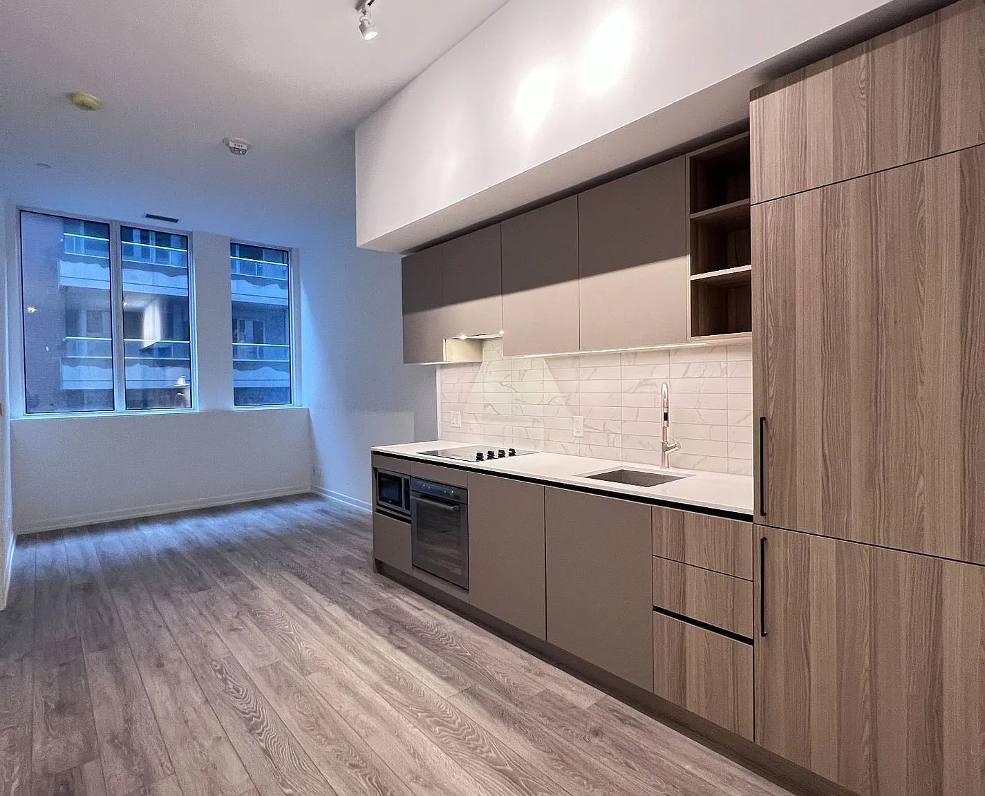 2 bed, $2,550 — Photo 2